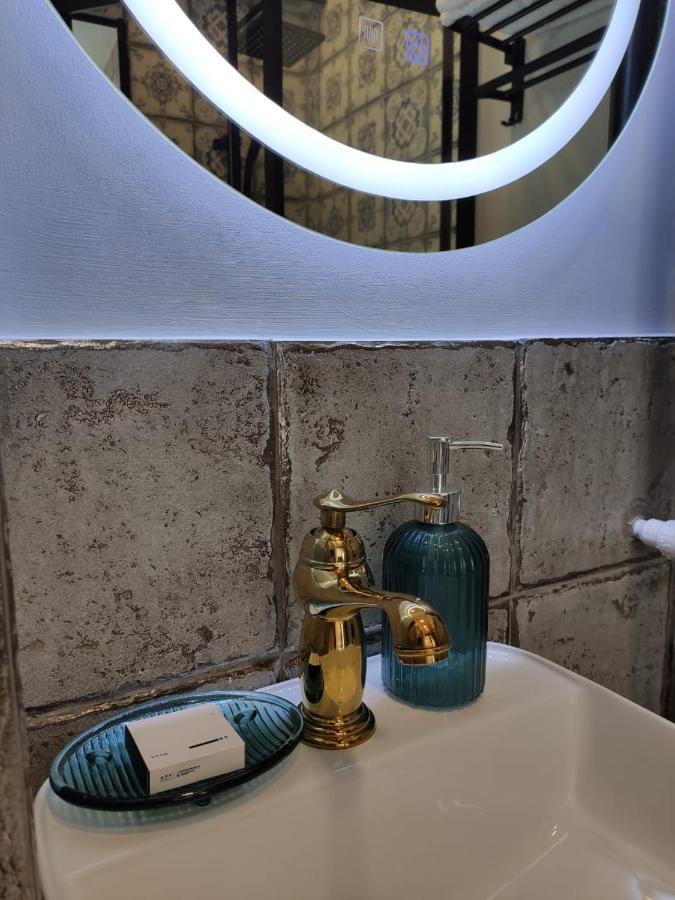 Qin Boutique Hotel Τυφλίδα Εξωτερικό φωτογραφία